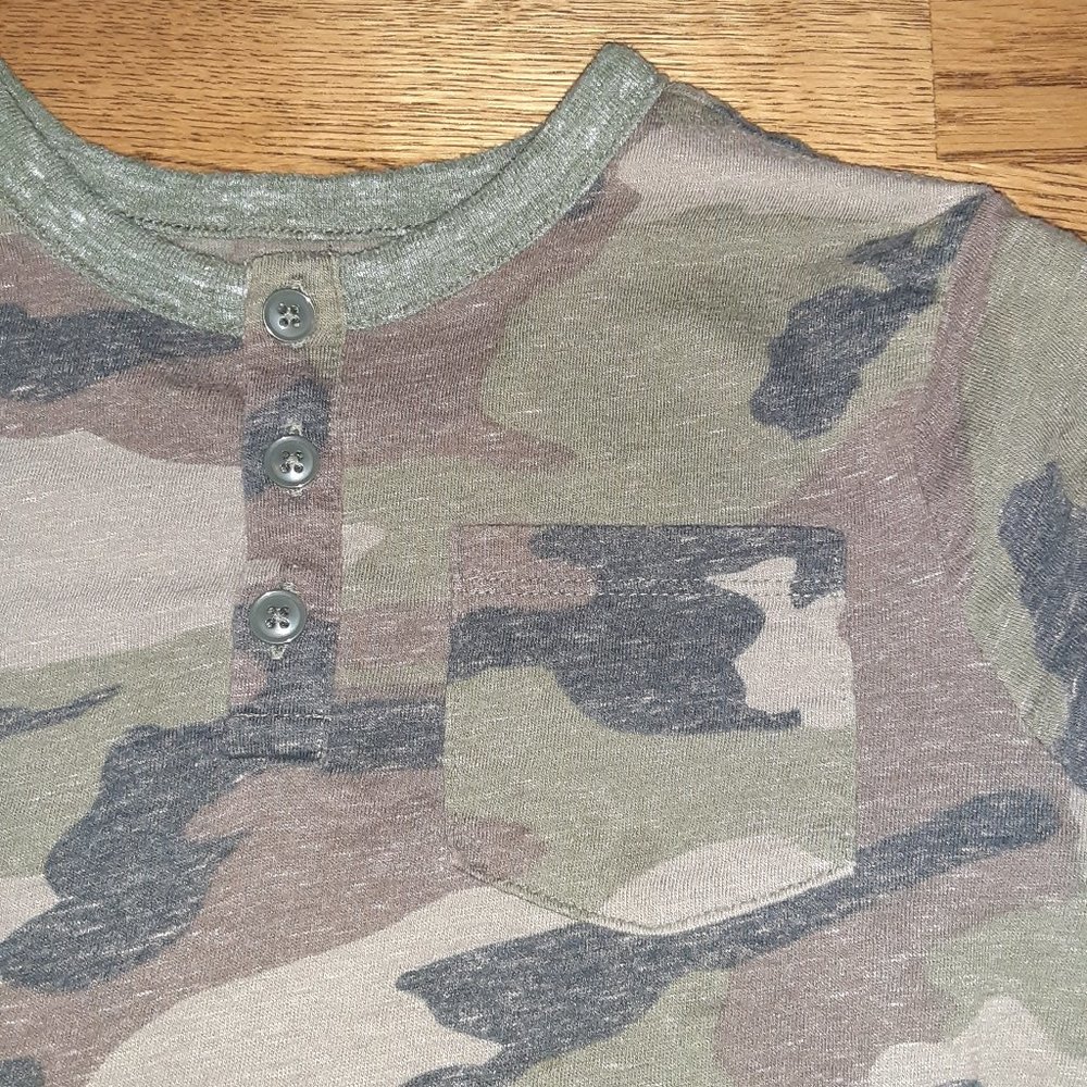 Pocket tee